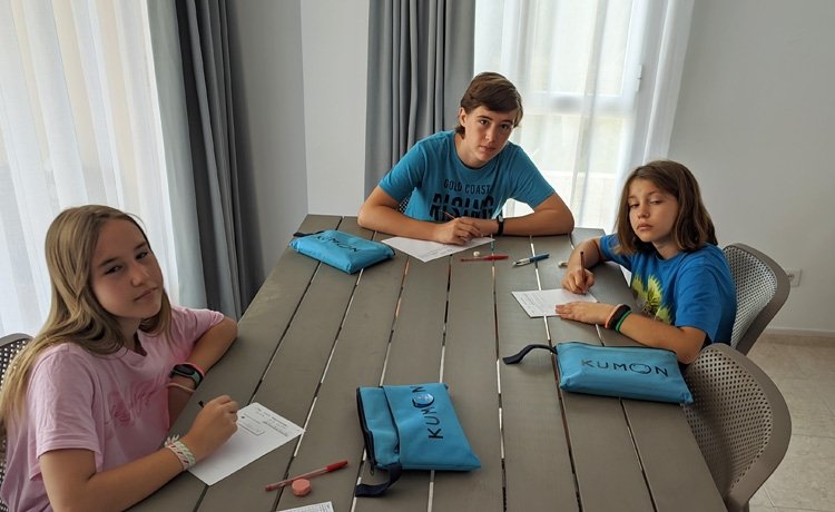 {"en-GB":{"og_description":"Els germa...